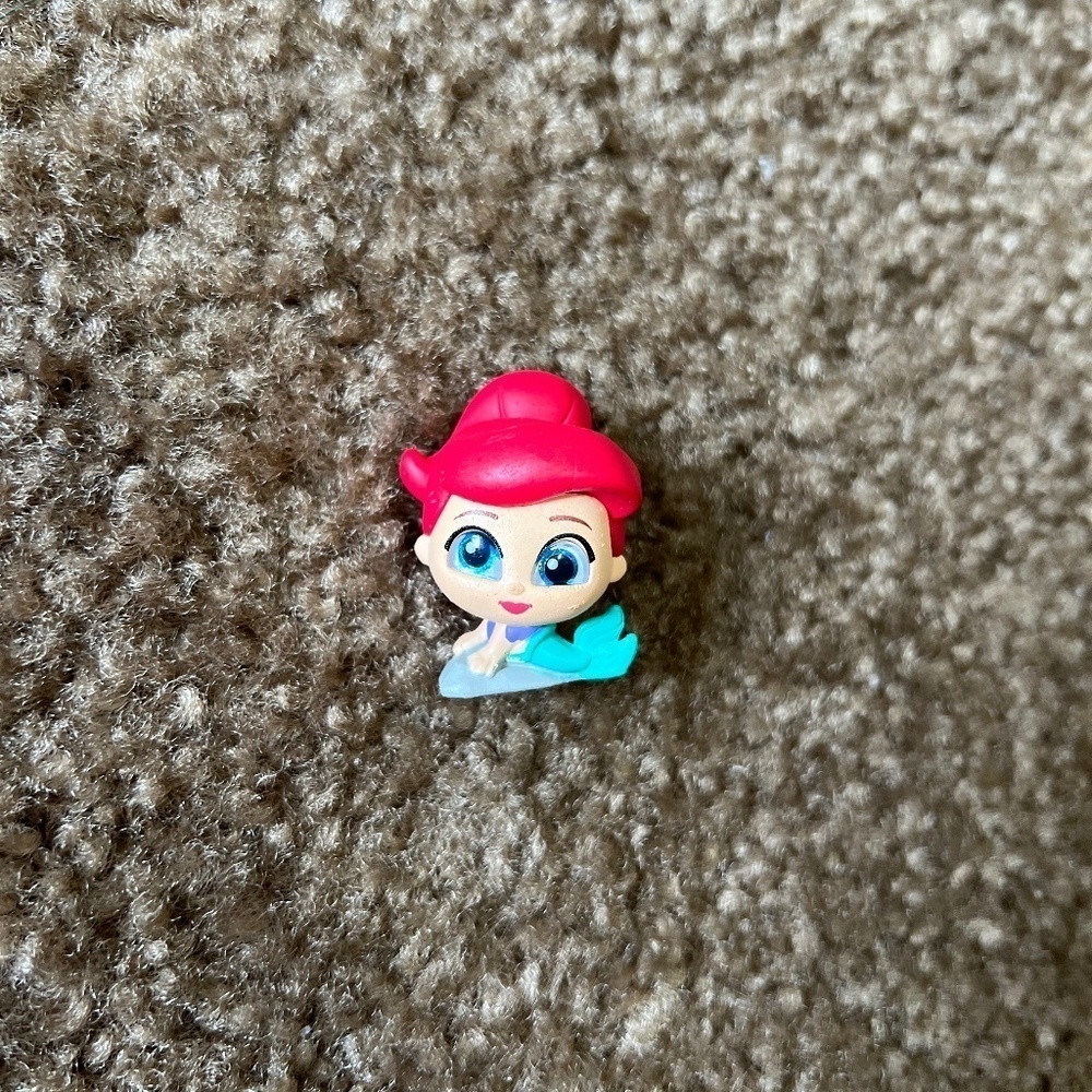 Disney Doorables: Series 8 Ultra Rare Figurine β The Little Mermaid β Ariel - Picture 2 of 5